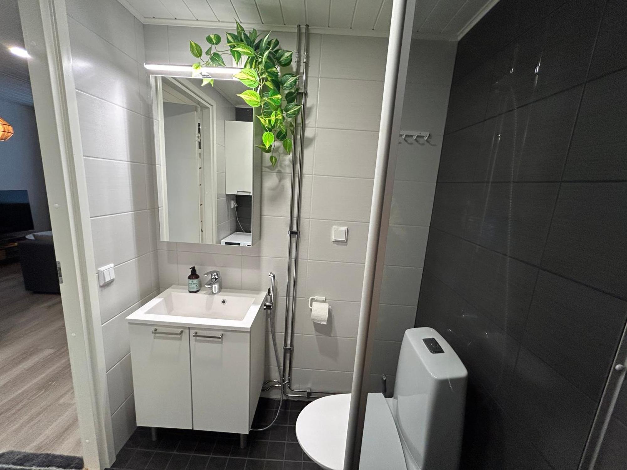 Kyllikinsola 18 B4 Naeppaerae 29 Nelioeinen Rivitaloyksioe 1-4 Henkiloeae Seinäjoki Zewnętrze zdjęcie